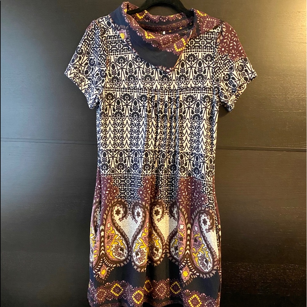 Tenki Split Cowl Neck Paisley Patterned Dress